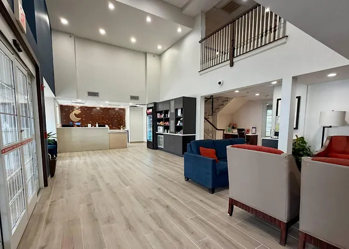 Comfort Inn & Suites Sturbridge-Brimfield