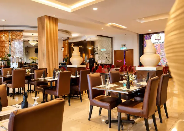 The Grand Puteri Hotel