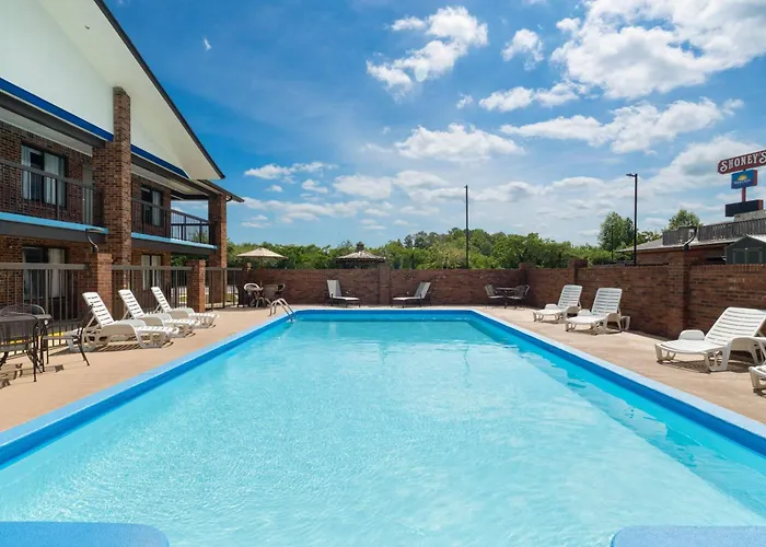 Days Inn By Wyndham Clanton Al