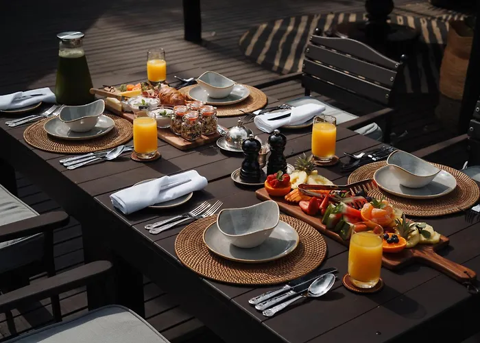 Ndlovu Safari Lodge