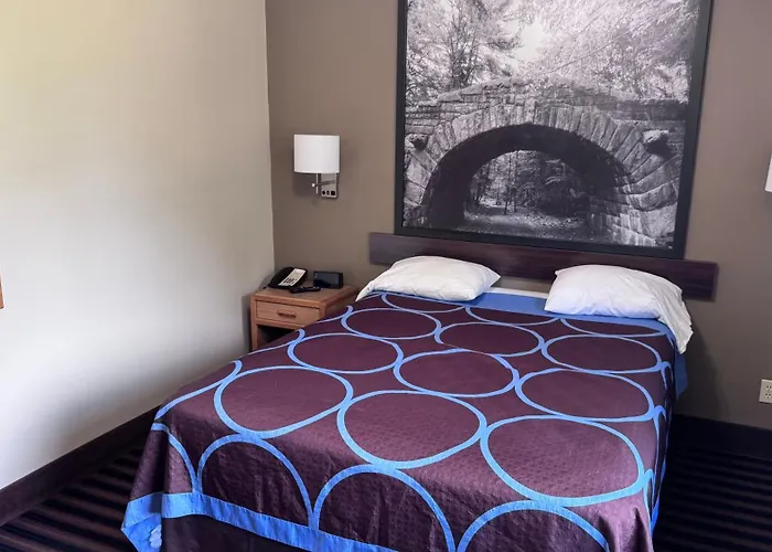 Northwoods Inn And Suites