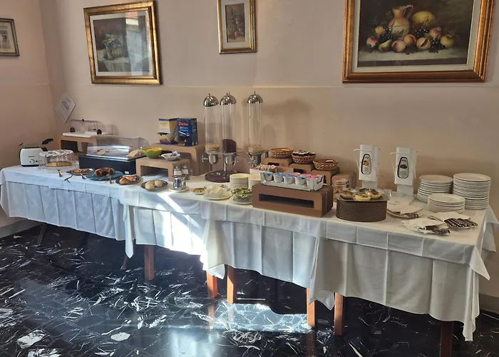 Hotel Savoia E Campana