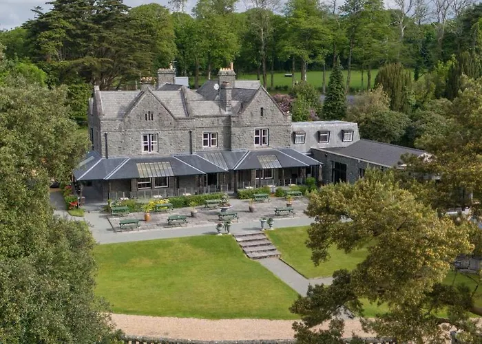 Bron Eifion Hotel