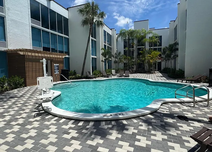 Tropical Palms Hotel