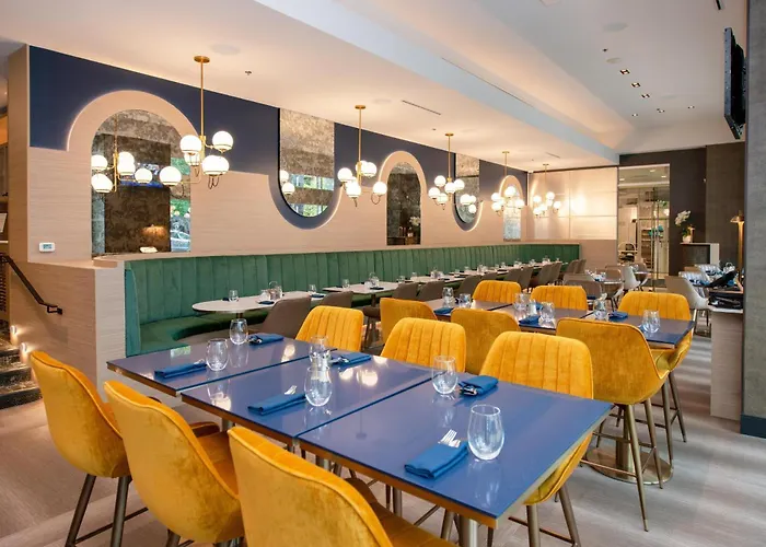 Coast Coal Harbour Vancouver Hotel By Apa