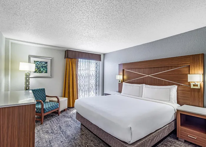 Doubletree By Hilton Milwaukee Downtown