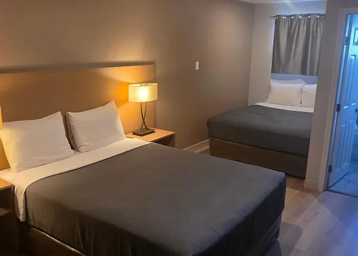 Parkway Motel & European Lodges