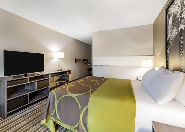 Super 8 By Wyndham Riviera Beach West Palm Beach
