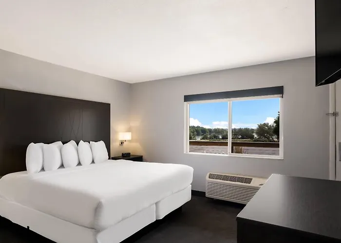Richland Riverfront Hotel, An Ascend Collection Hotel
