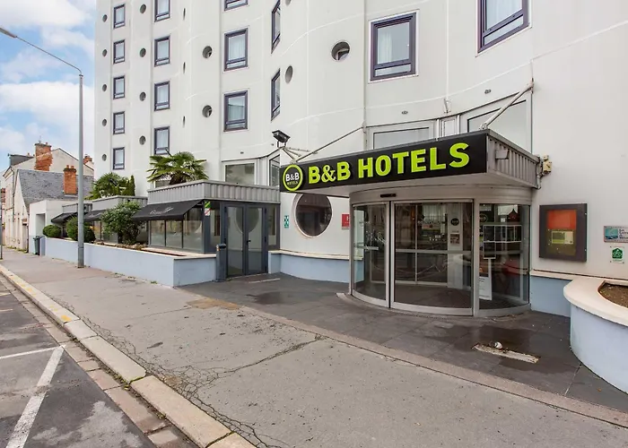 B&B HOTEL Orléans Centre Foch