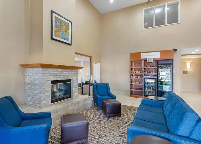 Comfort Suites Normal University Area