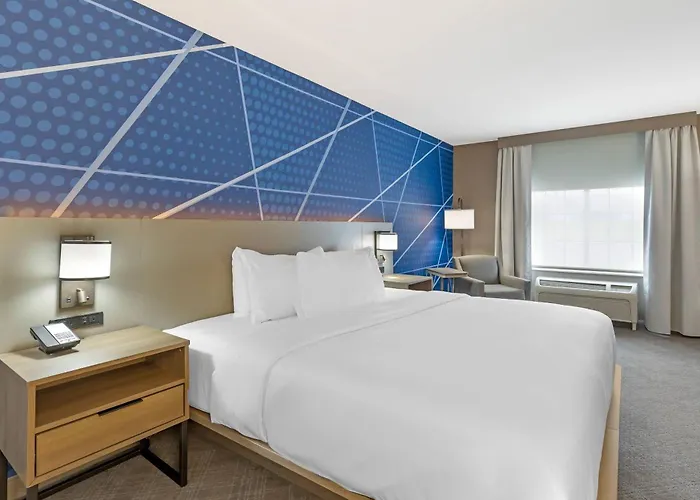 Comfort Inn & Suites Summerset - North Rapid City