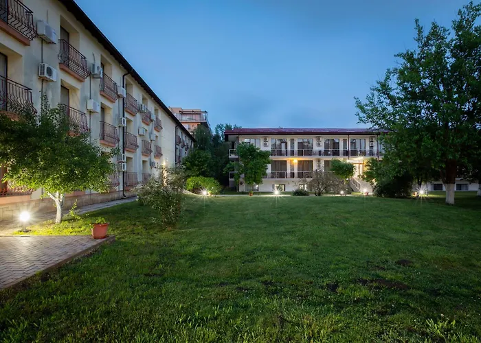 Q Hotel