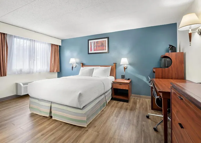 Quality Inn & Suites Black River Falls I-94