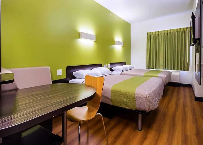 Days Inn By Wyndham South Bend/Notre Dame