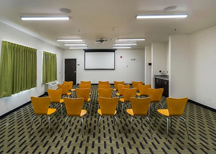 Days Inn By Wyndham South Bend/Notre Dame