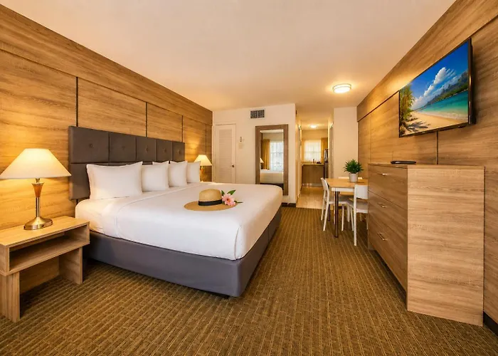 Club Lux Resort By The Beach