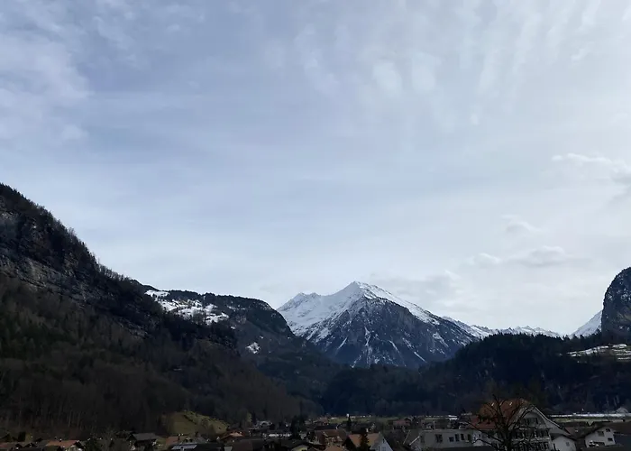 Hotel Sherlock Holmes "Nur 200 M Zur Gondelbahn Hasliberg"