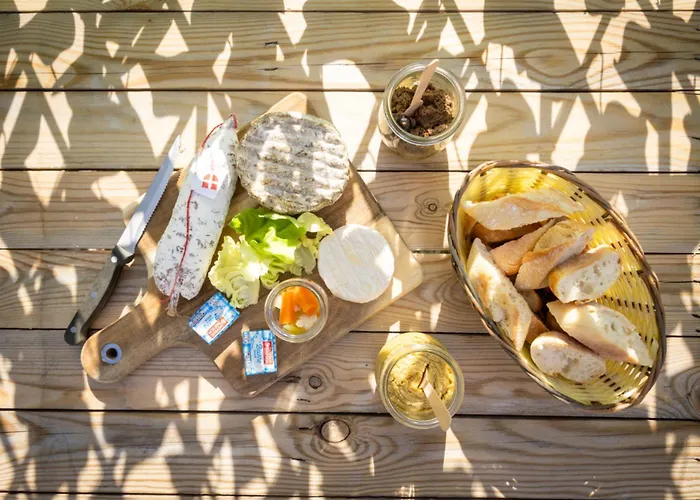 Cote Lac Hostel Evian
