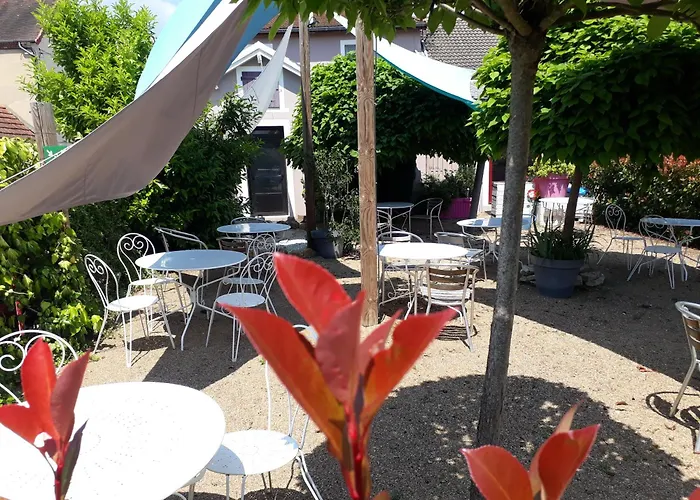 Logis Hotel Le Merle Blanc