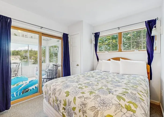 Waterfront Delight At Spindle Point