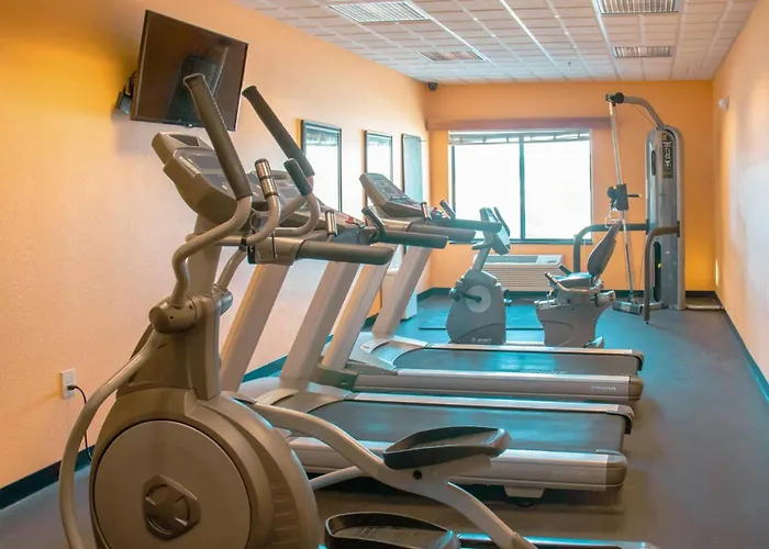 Comfort Inn & Suites Grand Forks Near Alerus Center