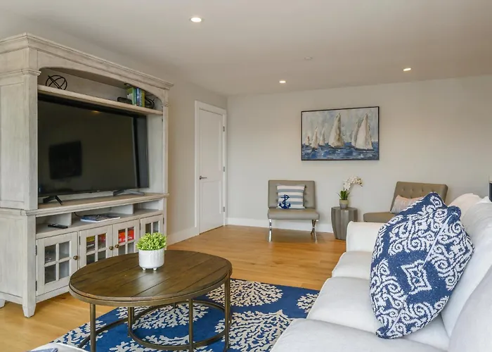 Dolce Vita: Luxury Condo With Rooftop Terrace