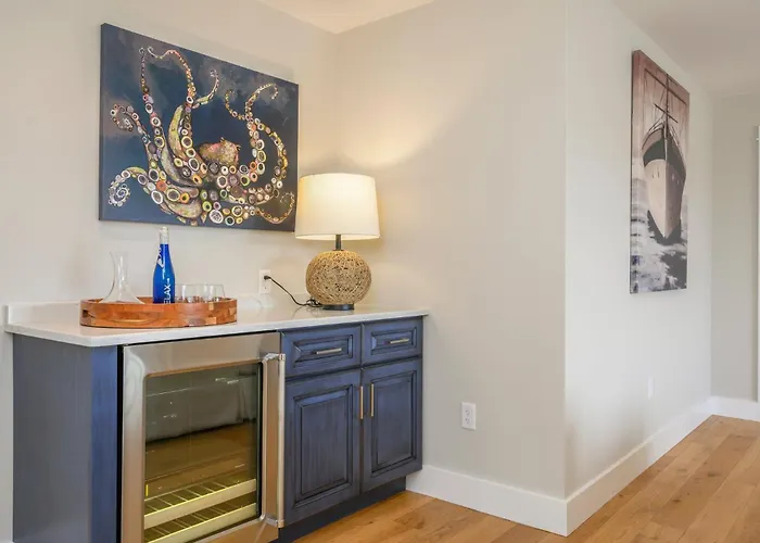 Luxury Downtown Harwich Port Condo Retreat