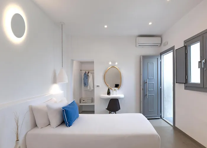 Tatakis Design Hotel With Rooftop Caldera Views