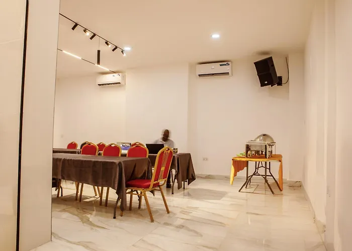 Romeneo Grand Royal Hotel
