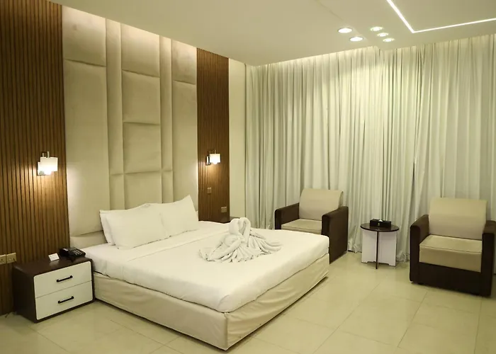 Clifton International Hotel