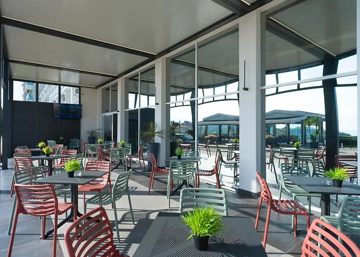 Hotel Eskada Beach - Free Parking