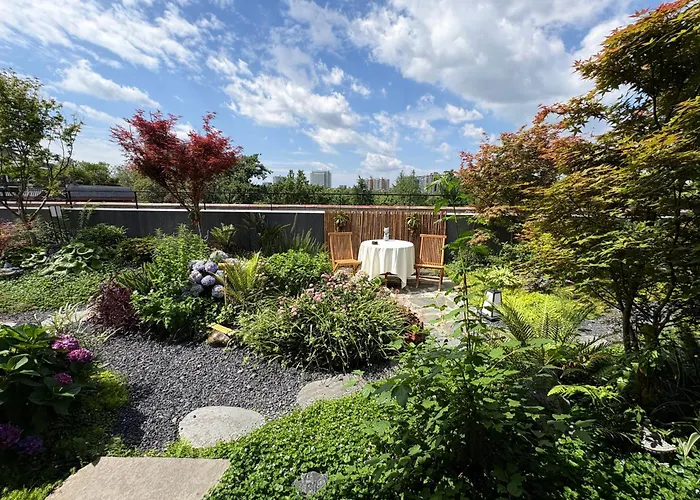 Terra Art Zen Hotel With Rooftop Zen Garden, Veggie Dining,Pick-Up Service,English Speaking,Free Laundry