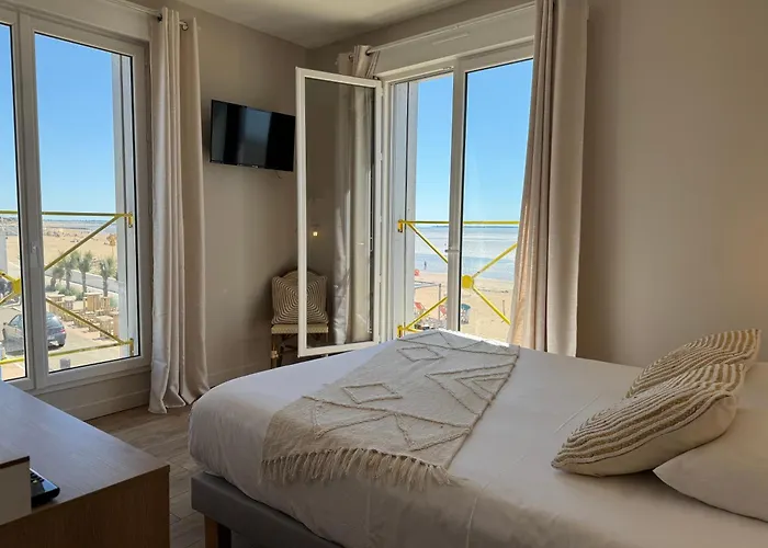 Acadie Saint Victor - Hotel Restaurant -Face Mer- Chatelaillon Plage