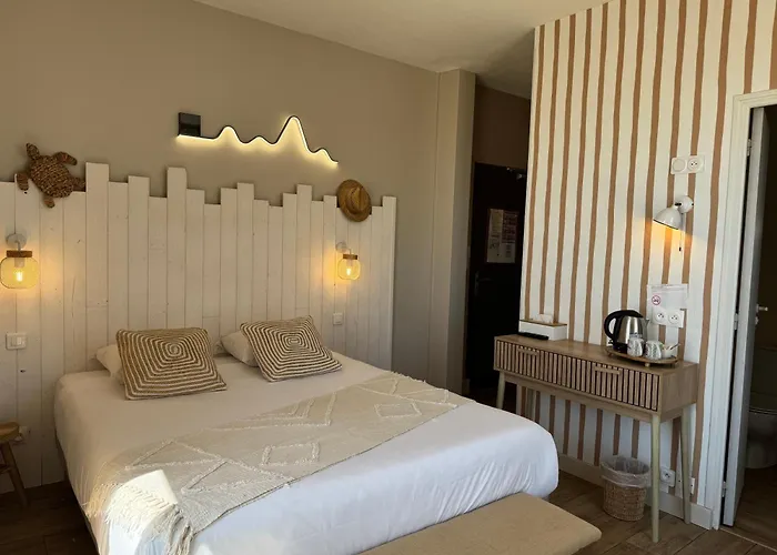 Acadie Saint Victor - Hôtel restaurant -Face mer- Châtelaillon plage