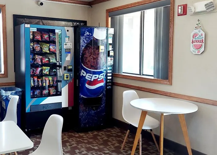Super 8 By Wyndham Dunbar/Charleston Area