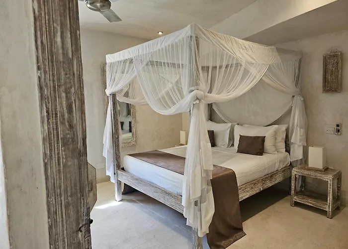 The Villa Luxury Suites Hotel