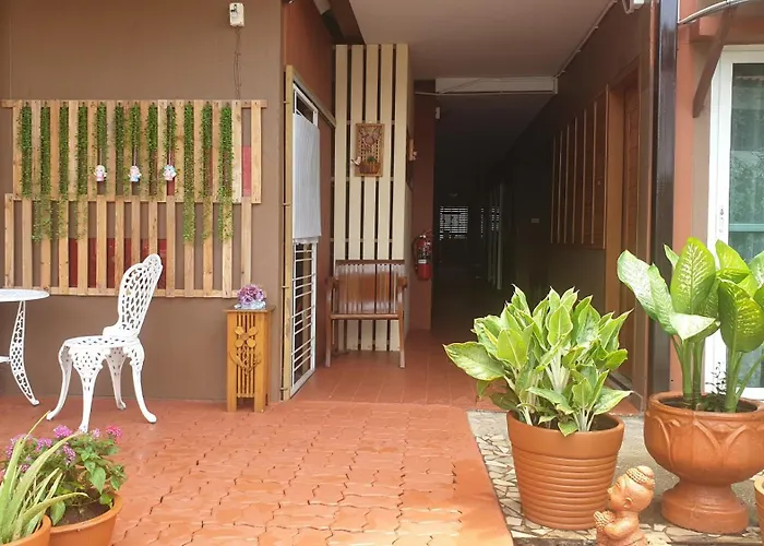 Little Guest House Hotel