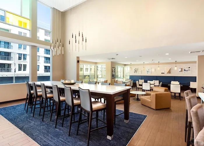 Hampton Inn&Suites Los Angeles - Glendale