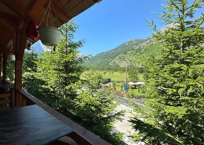 Natyra Balcony