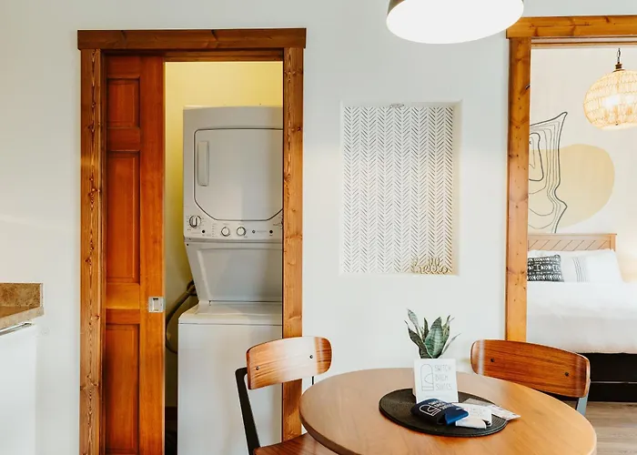 Mt Cleveland At Switchback Suites Boutique Hotel