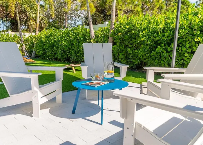 Jupiter Palms Oasis Luxe Poolspa Table Tennis!