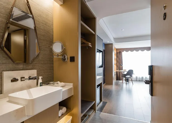 Atour Hotel Fuzhou Wusi Road Hot Spring Park
