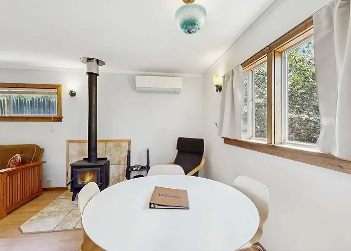 Eco-Conscious Home With Spacious Yard & Ev Charger
