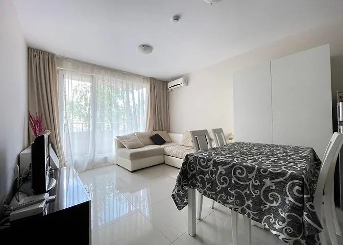Admiral Plaza Premium Suites