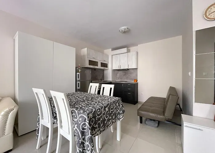 Admiral Plaza Premium Suites