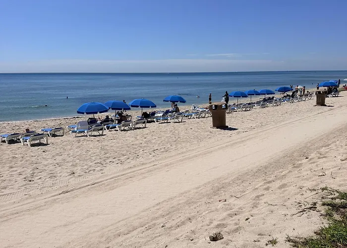 Beach Front Building Studio With Balcony Kitchen Pool Gym Direct Beach Access In Sunny Isles Beach Miami