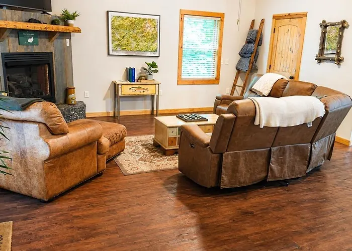 Nantahala Nook, Cabin W/Hot Tub,Game Room, & Wifi