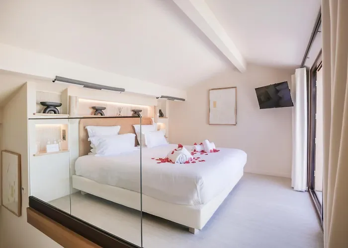 Tinah Saint-Tropez