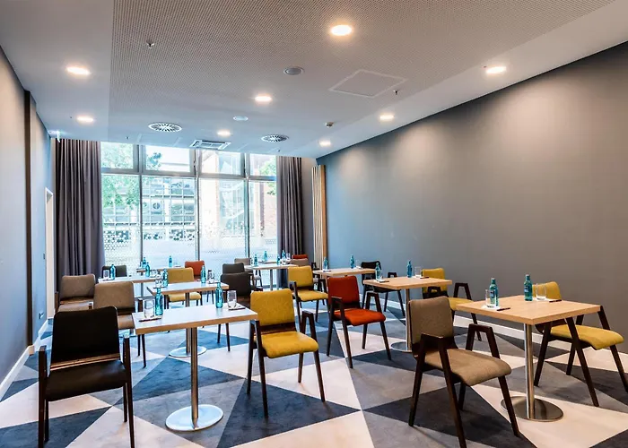 Premier Inn Köln City Süd